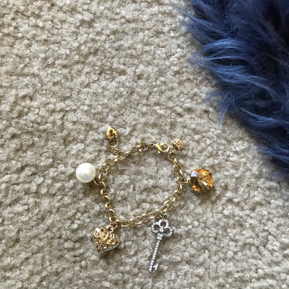 Charm bracelet